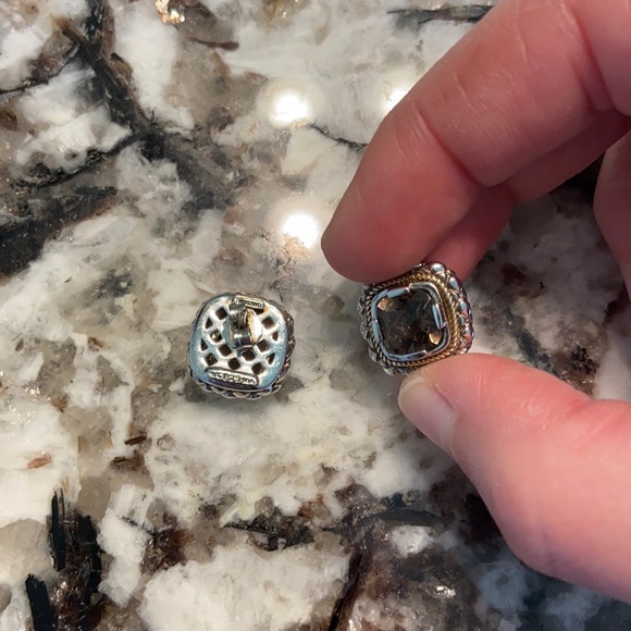 Gorgeous luxurious topaz and gold studs - Picture 4 of 4